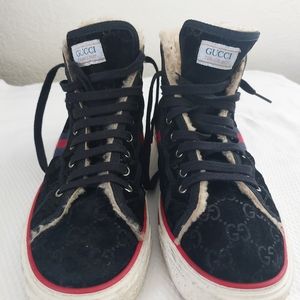 Men's GUCCI  TENNIS 1977 Shearling Lined High Top sneakers.  Size 9 1/2